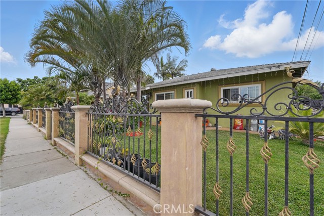 8235 Edna St, Pico Rivera CA: https://media.crmls.org/medias/a07416f8-98db-4dbf-b2c7-17a34e3699a6.jpg