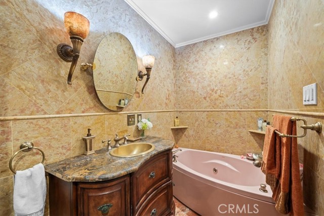 Detail Gallery Image 20 of 33 For 1228 N La Cienega Bld #203,  West Hollywood,  CA 90069 - 2 Beds | 2 Baths