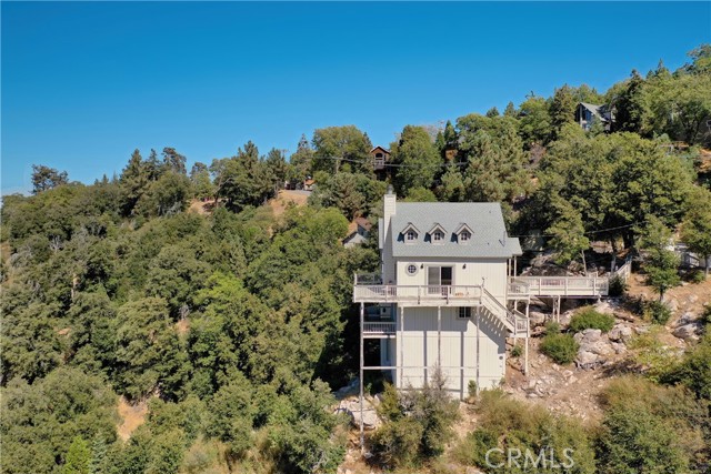 Detail Gallery Image 4 of 58 For 1230 Brentwood Dr, Lake Arrowhead,  CA 92352 - 3 Beds | 2/1 Baths