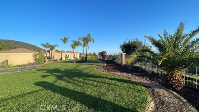 4069 Nancy Circle, Corona CA: https://media.crmls.org/medias/a0759ba8-bb0a-445d-a505-0c3f6354b5e9.jpg