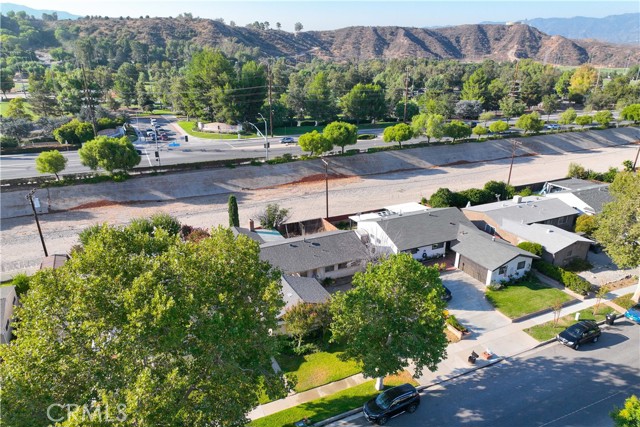 22038 Alamogordo Road, Saugus CA: https://media.crmls.org/medias/a075bd2f-775c-45f9-a6b5-c5e0a6b8aa5c.jpg