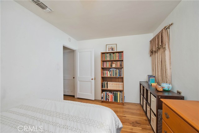 Detail Gallery Image 16 of 29 For 10851 Woodbine, Los Angeles,  CA 90034 - 2 Beds | 1 Baths