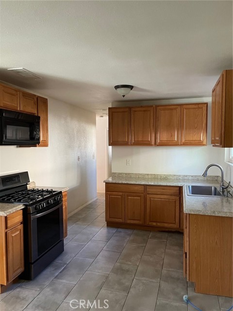 Detail Gallery Image 5 of 12 For 27931 Adams, Menifee,  CA 92585 - 3 Beds | 2 Baths