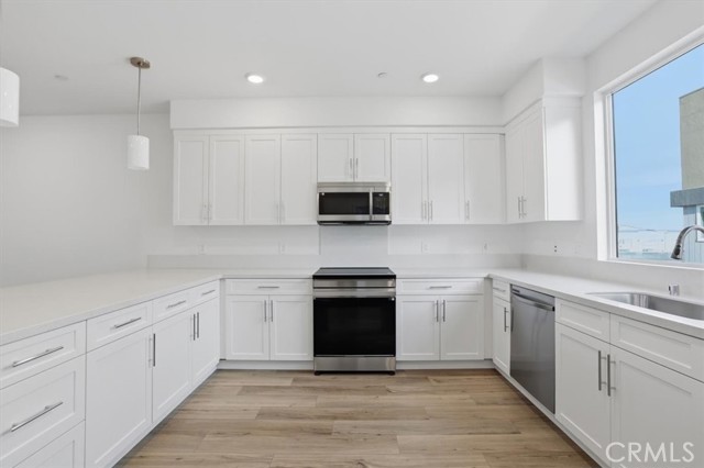 Detail Gallery Image 7 of 47 For 27323 Seven Oaks Ln, Valencia,  CA 91381 - 3 Beds | 3/1 Baths