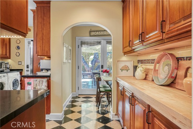 Detail Gallery Image 19 of 46 For 10754 Valley Spring, Studio City,  CA 91602 - 2 Beds | 2 Baths