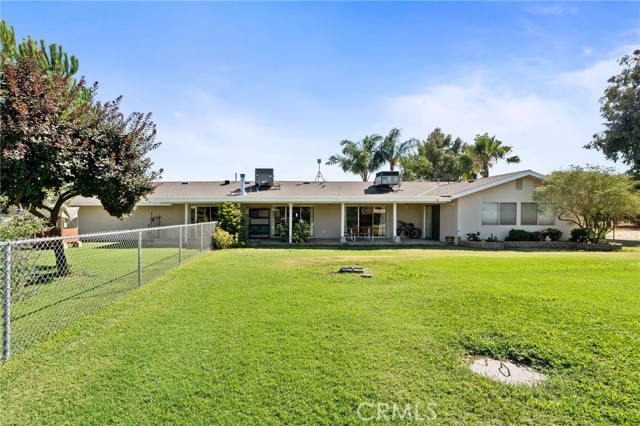 3298 N Zediker Avenue, Sanger CA: https://media.crmls.org/medias/a0780d3d-e21c-4716-94ab-9dbd4441145e.jpg
