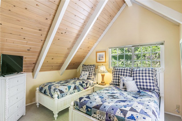Detail Gallery Image 35 of 44 For 27888 West Shore Rd, Lake Arrowhead,  CA 92352 - 3 Beds | 2 Baths