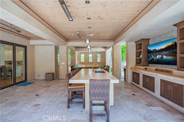 6561 Horseshoe Lane, Huntington Beach CA: https://media.crmls.org/medias/a0799935-1d1c-43ee-89df-856d7828ba32.jpg