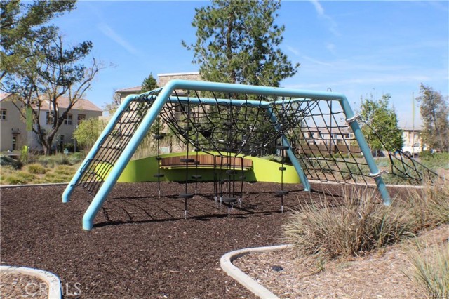 Detail Gallery Image 43 of 49 For 140 Paramount, Irvine,  CA 92618 - 3 Beds | 3/1 Baths