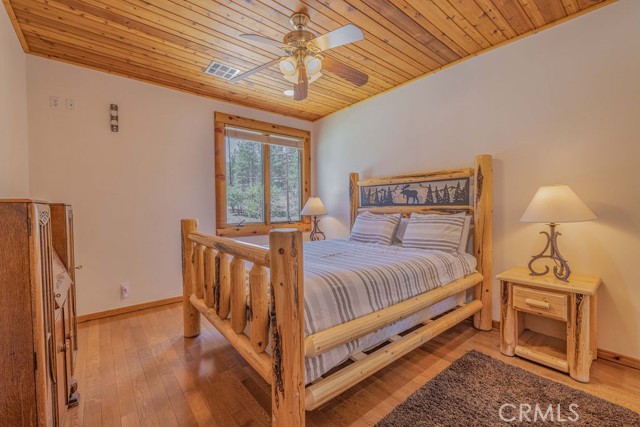 Detail Gallery Image 47 of 70 For 40202 Lakeview Dr, Big Bear Lake,  CA 92315 - 5 Beds | 3/1 Baths