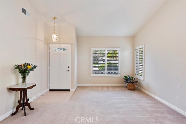 Detail Gallery Image 4 of 37 For 30385 Falls Dr, Castaic,  CA 91384 - 3 Beds | 2 Baths