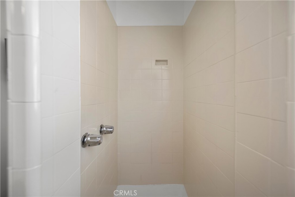 https://media.crmls.org/medias/a07bacc6-0111-42f7-8424-a5fe51f8b152.jpg?preset=X-Large