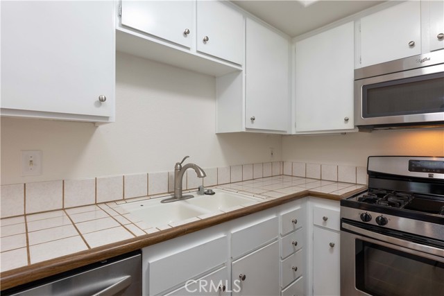 Detail Gallery Image 11 of 28 For 2044 Choctaw Dr, West Covina,  CA 91791 - 3 Beds | 2/1 Baths