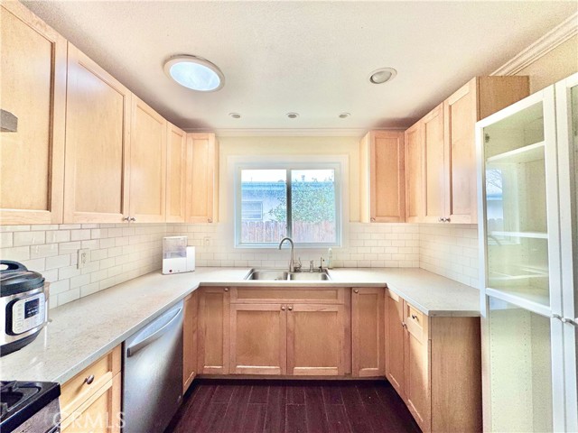 3308 Faust Avenue, Long Beach CA: https://media.crmls.org/medias/a07c74a4-a7c8-4b74-9029-0b84cfa6376e.jpg