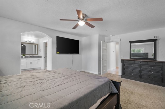Detail Gallery Image 19 of 37 For 19601 Yanan Rd, Apple Valley,  CA 92307 - 4 Beds | 2/1 Baths