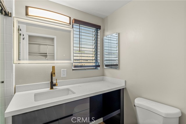 Detail Gallery Image 26 of 38 For 401 W 5th St 3b,  Long Beach,  CA 90802 - 2 Beds | 2 Baths