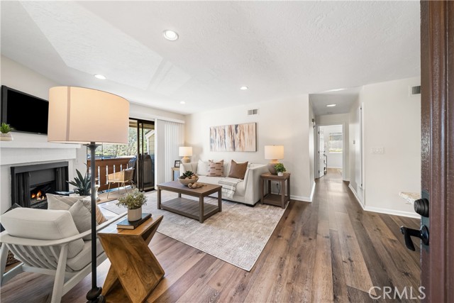Detail Gallery Image 2 of 22 For 19034 Rockwood, Yorba Linda,  CA 92886 - 2 Beds | 2 Baths