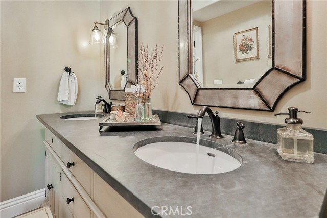 Detail Gallery Image 21 of 45 For 5617 Colodny Dr, Agoura Hills,  CA 91301 - 6 Beds | 4/1 Baths