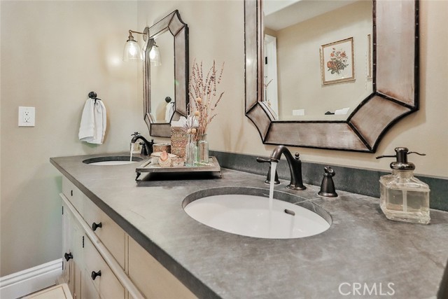 Detail Gallery Image 21 of 45 For 5617 Colodny Dr, Agoura Hills,  CA 91301 - 6 Beds | 4/1 Baths