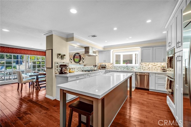 Detail Gallery Image 13 of 65 For 11872 Reagan, Los Alamitos,  CA 90720 - 4 Beds | 5 Baths