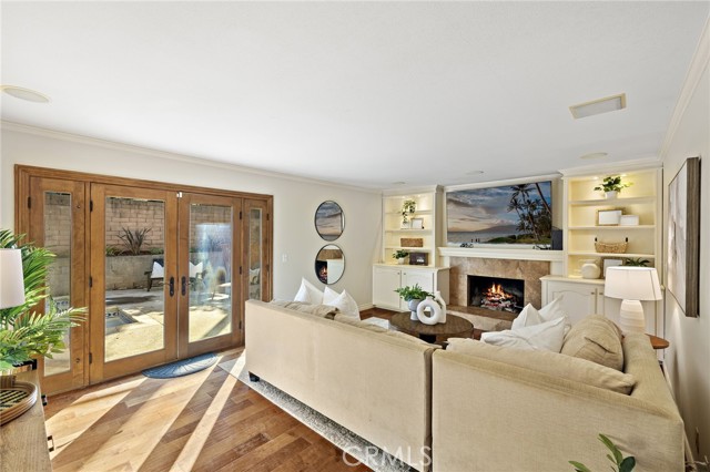 Detail Gallery Image 3 of 23 For 8292 Darsy, Huntington Beach,  CA 92647 - 4 Beds | 2/1 Baths