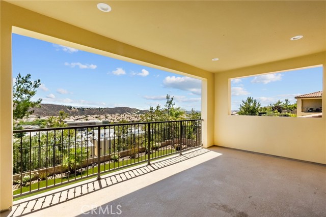 19162 Lauren Lane, Saugus CA: https://media.crmls.org/medias/a07f7440-08ad-4793-8a4b-10107d83308a.jpg