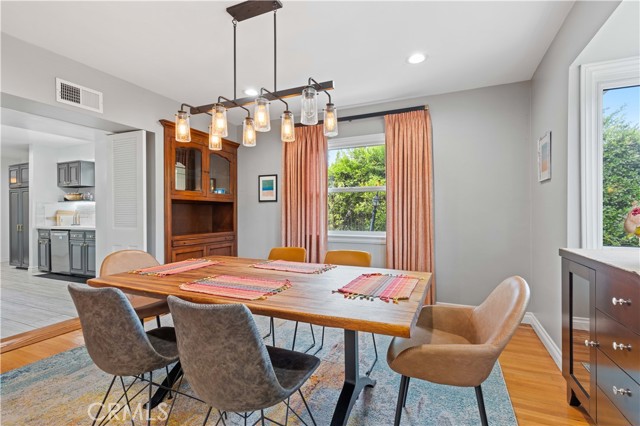 13405 Tiara Street, Valley Glen CA: https://media.crmls.org/medias/a07f7866-c64b-43ee-b627-8f6fa9f5ddb5.jpg