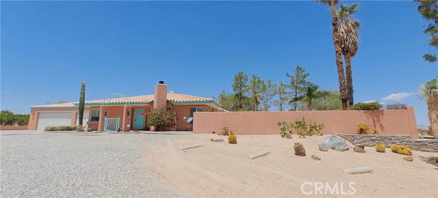 Detail Gallery Image 3 of 71 For 6144 Carodean, Twentynine Palms,  CA 92277 - 3 Beds | 2 Baths