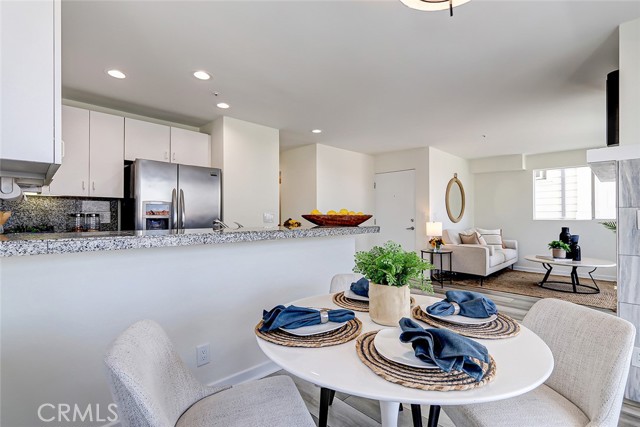 3302 Manhattan Avenue, Manhattan Beach, California 90266, 2 Bedrooms Bedrooms, ,2 BathroomsBathrooms,Residential,Sold,Manhattan,SB23167396
