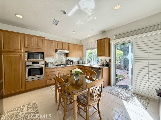 48 Hawksmoor, Aliso Viejo CA: https://media.crmls.org/medias/a080d380-c9e1-4f0b-aa52-85b6109fc32b.jpg