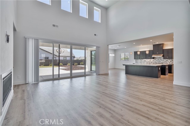 1734 Lester Avenue, Clovis CA: https://media.crmls.org/medias/a0812cf5-3d28-4edc-a051-95333a043967.jpg