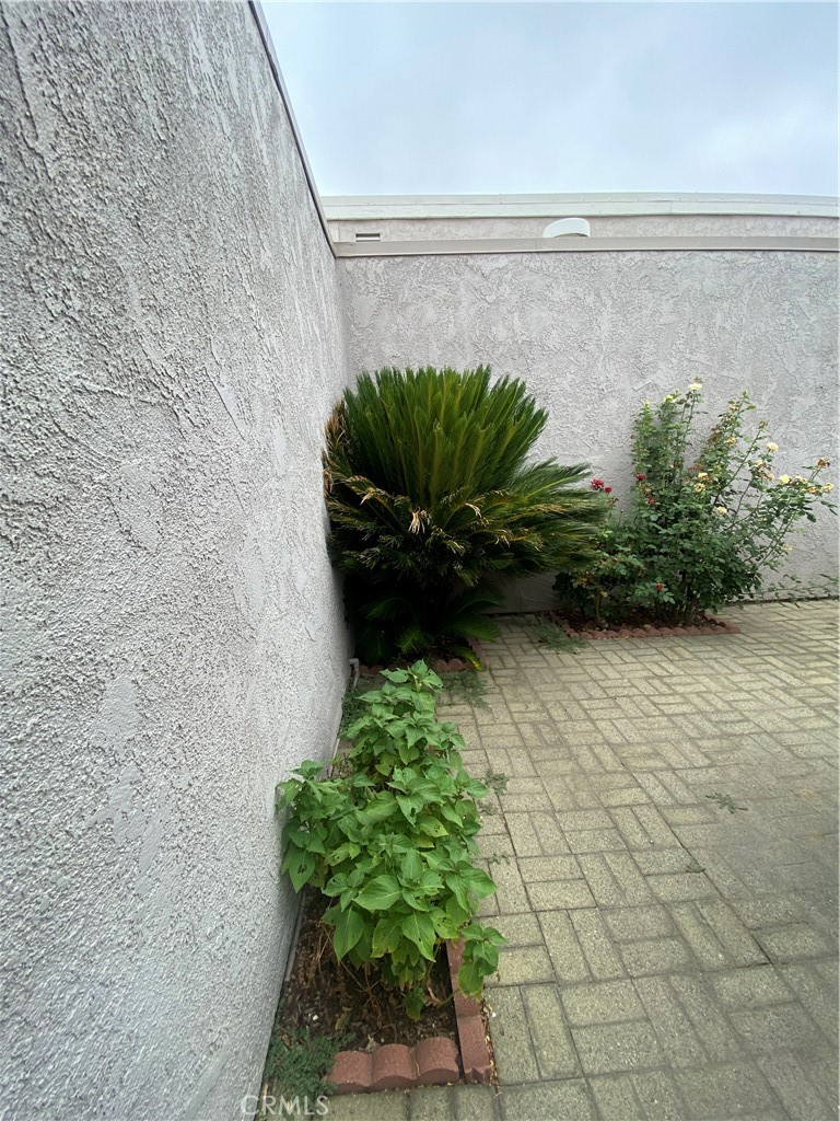 https://media.crmls.org/medias/a081c715-4dc7-499e-85fb-938dee9d8ab6.jpg?preset=X-Large