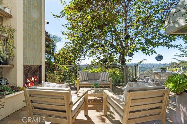 Detail Gallery Image 9 of 31 For 1619 Tower Grove, Beverly Hills,  CA 90210 - 4 Beds | 4/2 Baths
