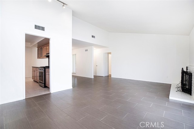 Detail Gallery Image 12 of 43 For 6554 Whitaker Ave, Van Nuys,  CA 91406 - 4 Beds | 2 Baths