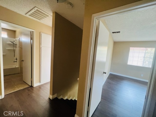 Detail Gallery Image 8 of 18 For 542 W Grand Ave, Pomona,  CA 91766 - 2 Beds | 2 Baths