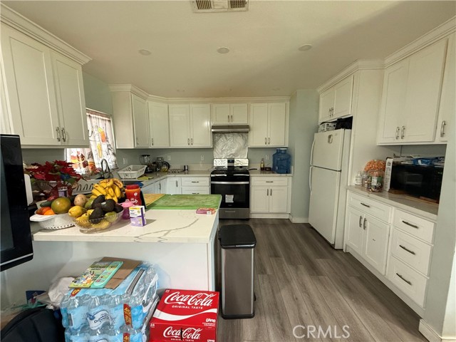 Detail Gallery Image 3 of 31 For 221 S Howard St, Corona,  CA 92879 - – Beds | – Baths