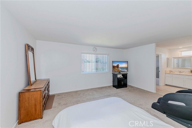 Detail Gallery Image 15 of 37 For 2401 El Portal Way, Oxnard,  CA 93035 - 4 Beds | 2/1 Baths