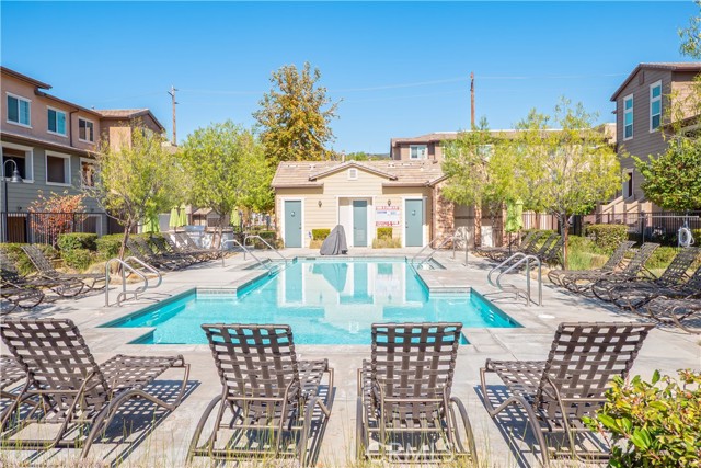 Detail Gallery Image 10 of 22 For 1150 Newberry, Claremont,  CA 91711 - 2 Beds | 3 Baths