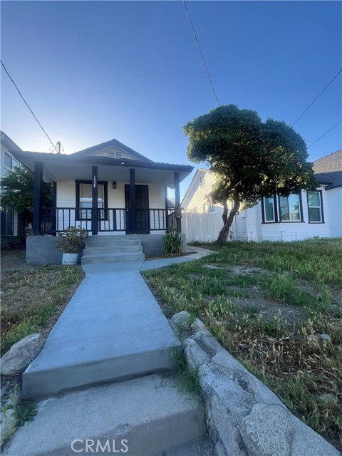 Detail Gallery Image 1 of 13 For 10326 Plainview Ave, Tujunga,  CA 91042 - 2 Beds | 1 Baths