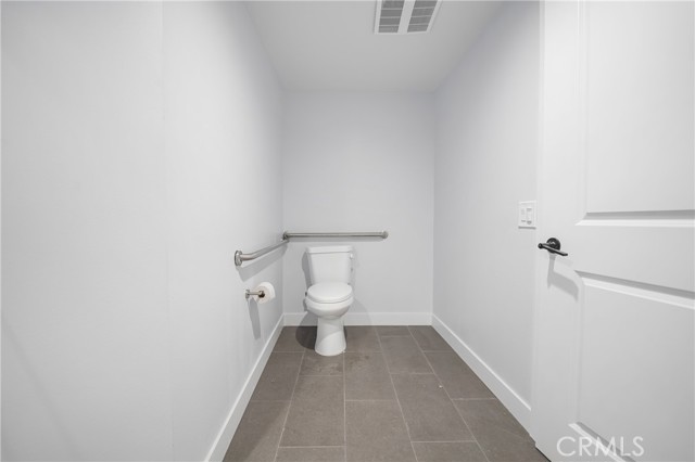 3301 Obama Boulevard, Los Angeles CA: https://media.crmls.org/medias/a084f6c2-51b7-4429-a1f7-6bd473428e98.jpg