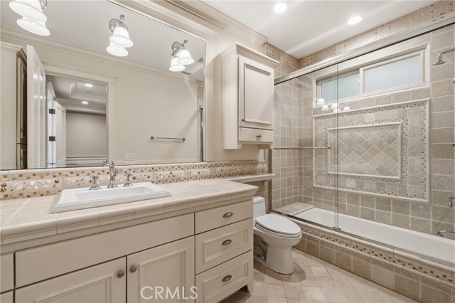 Detail Gallery Image 49 of 73 For 21 Bay, Laguna Beach,  CA 92651 - 6 Beds | 6/1 Baths