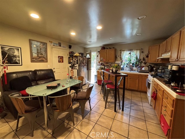 5620 & 5618 Cartwright Avenue, North Hollywood CA: https://media.crmls.org/medias/a085dc8c-b890-4b1a-9f74-adc1346e1398.jpg