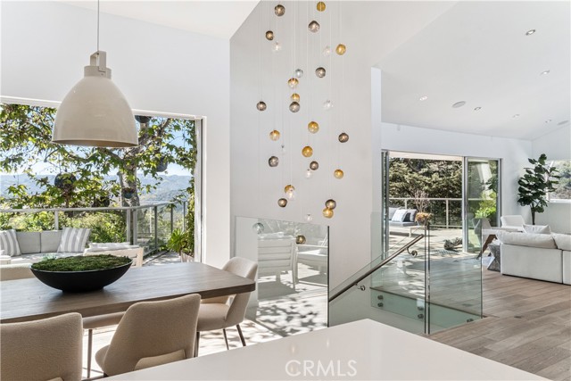 Detail Gallery Image 22 of 31 For 1619 Tower Grove, Beverly Hills,  CA 90210 - 4 Beds | 4/2 Baths