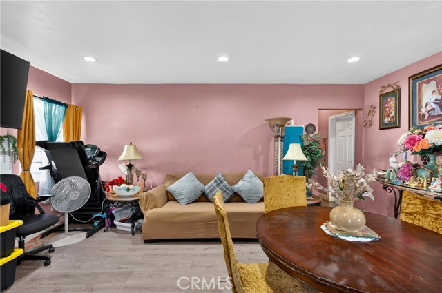 Detail Gallery Image 4 of 20 For 14822 S Butler, Compton,  CA 90221 - 3 Beds | 2 Baths