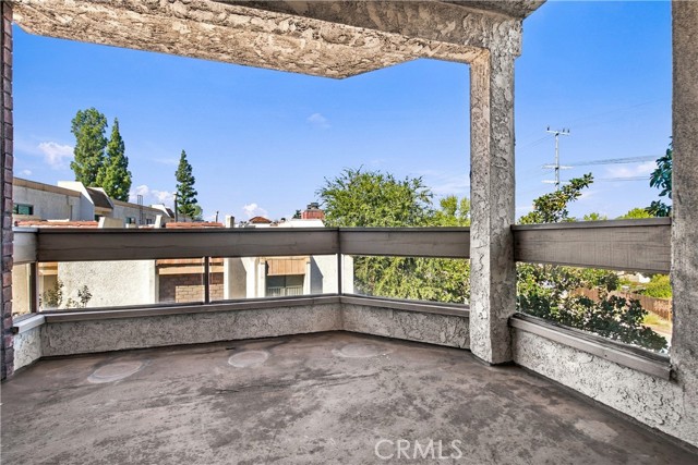 17140 Burbank, 207 photo 14