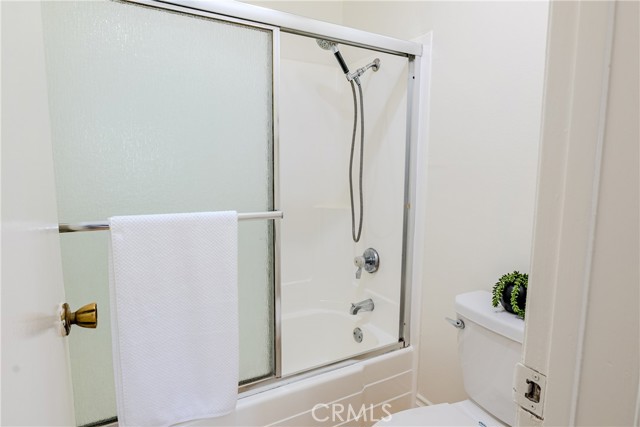 Detail Gallery Image 16 of 22 For 5460 White Oak #K301,  Encino,  CA 91316 - 2 Beds | 2 Baths