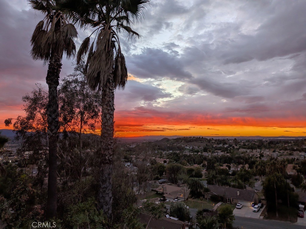 https://media.crmls.org/medias/a0896ba1-151b-4da1-848e-46bc04b4ff10.jpg?preset=X-Large