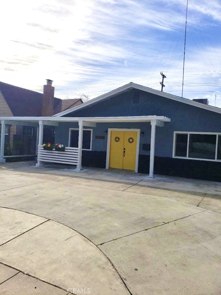 2532 N Arrowhead Ave