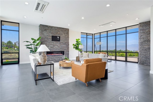1912 Edgefair Lane, Redlands CA: https://media.crmls.org/medias/a0899900-cc64-48ff-8cc8-c4ed45ebf521.jpg