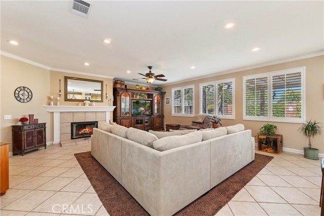 Detail Gallery Image 14 of 49 For 1865 Plainfield Way, Corona,  CA 92883 - 4 Beds | 3 Baths